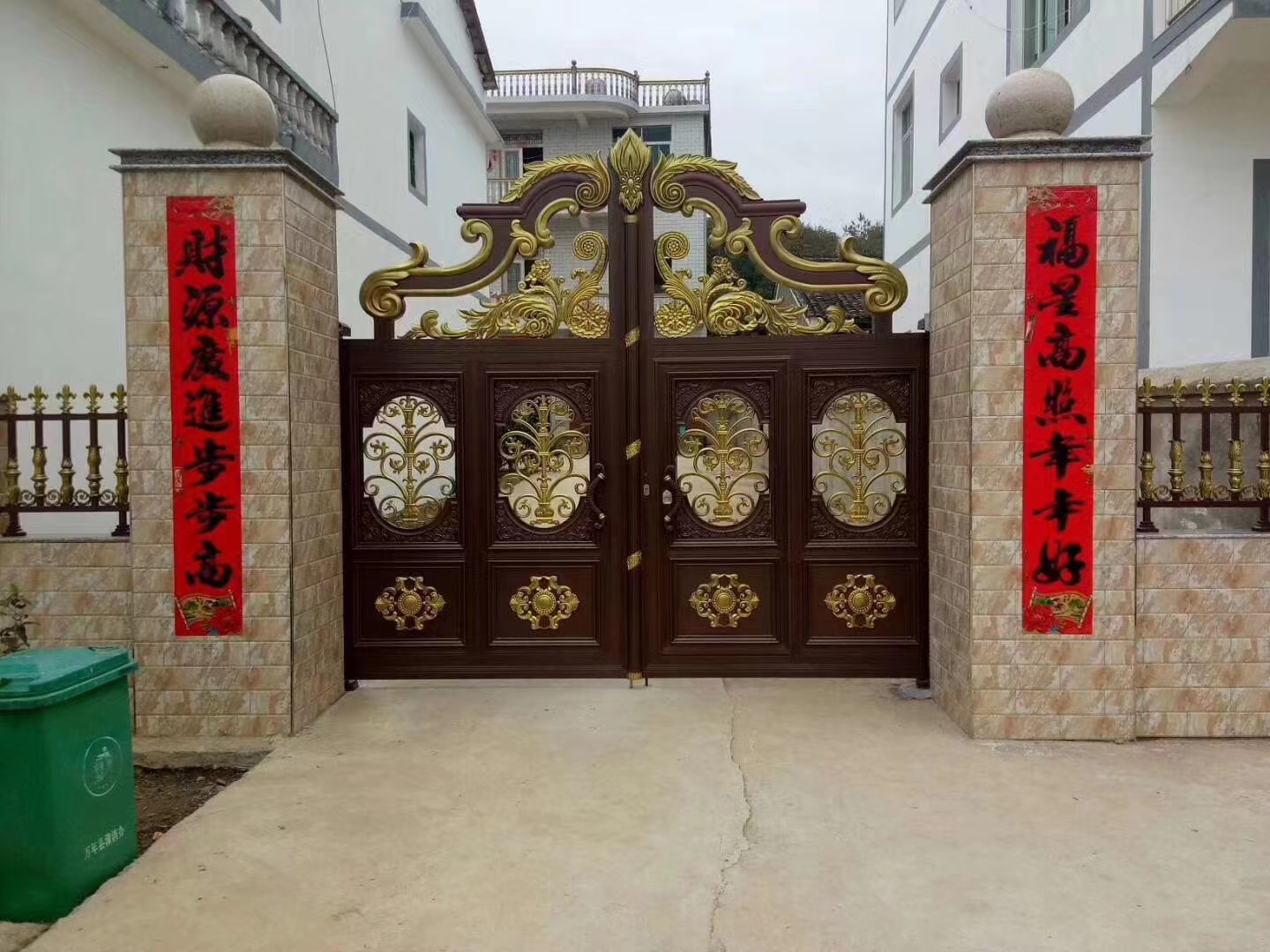 鋁合金大門 鋁合金大門