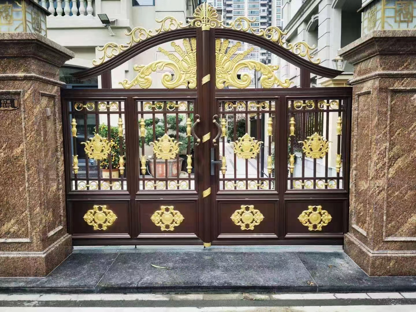 鋁合金大門 鋁合金大門